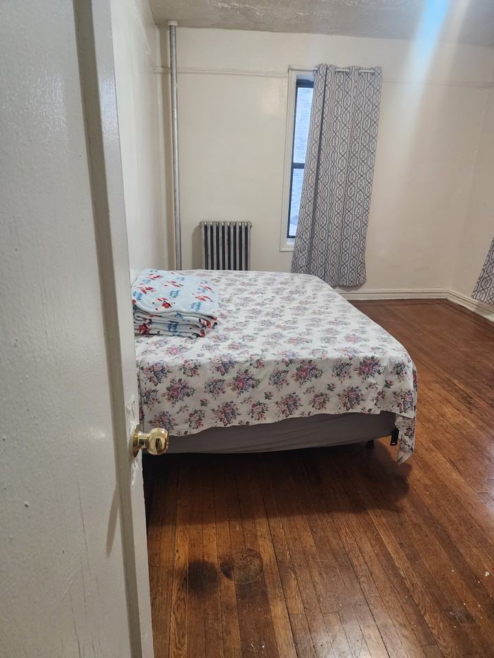 2911 Barnes Ave - Photo 3 of 5