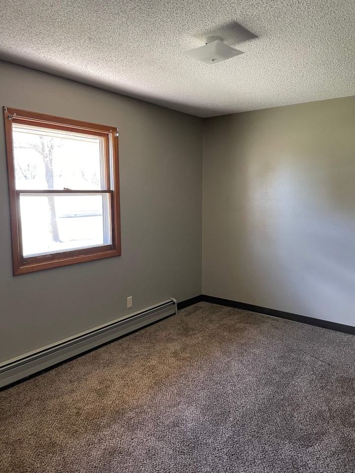 402 4th St #D5 - Photo 3 of 6