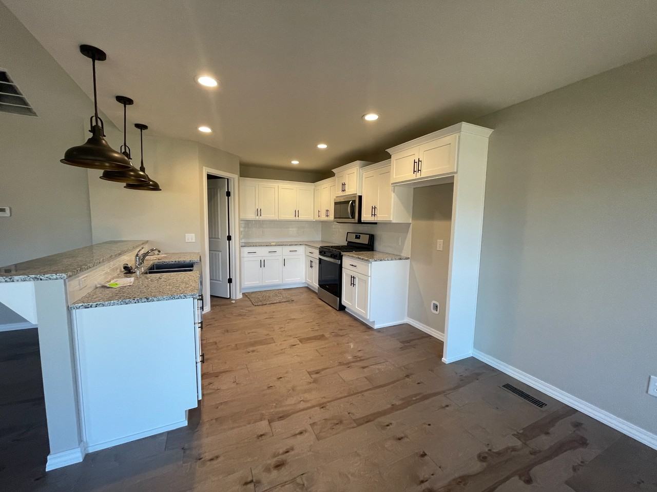 5607 W Pine St #NA - Photo 2 of 18