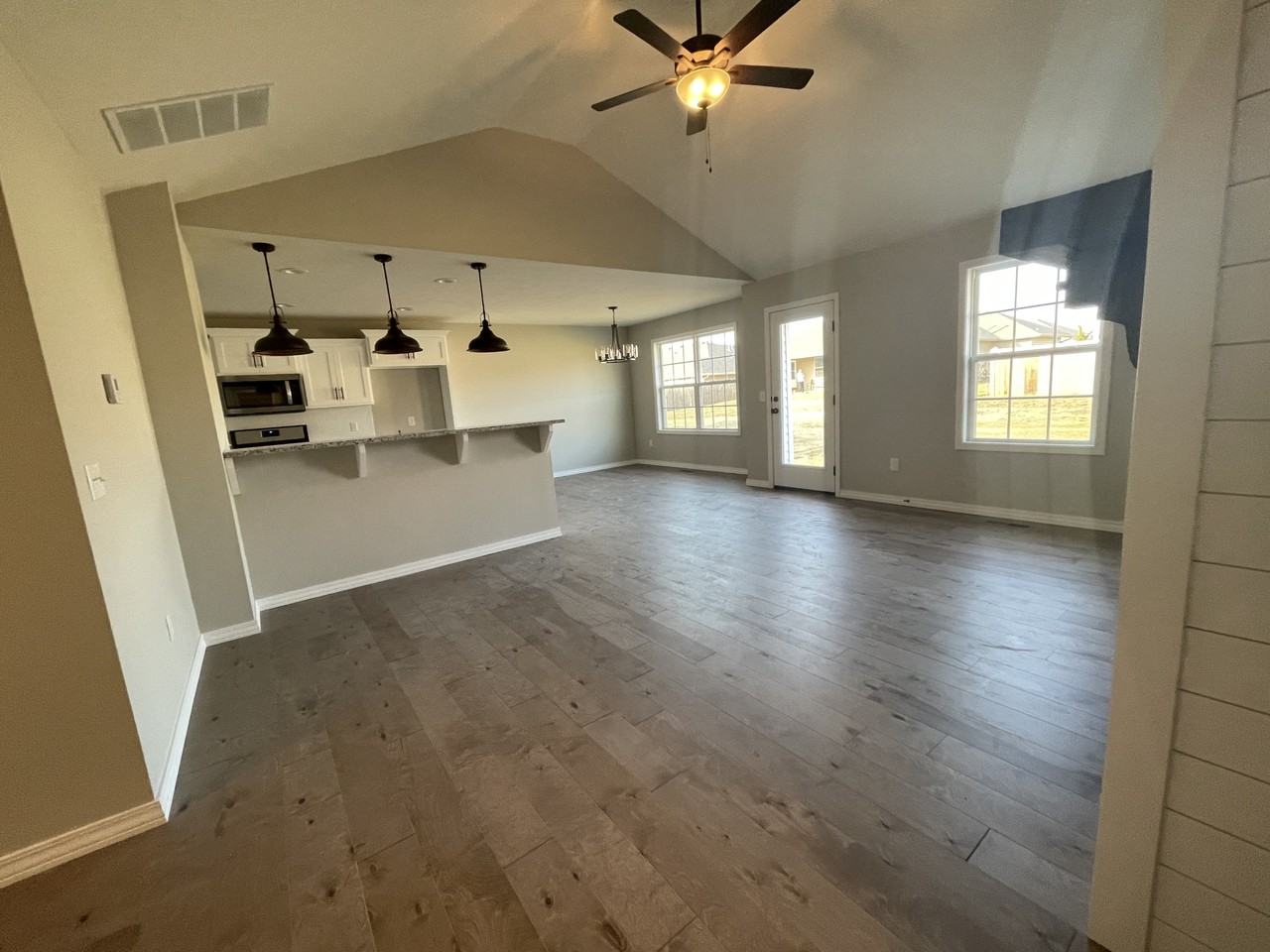 5607 W Pine St #NA - Photo 3 of 18