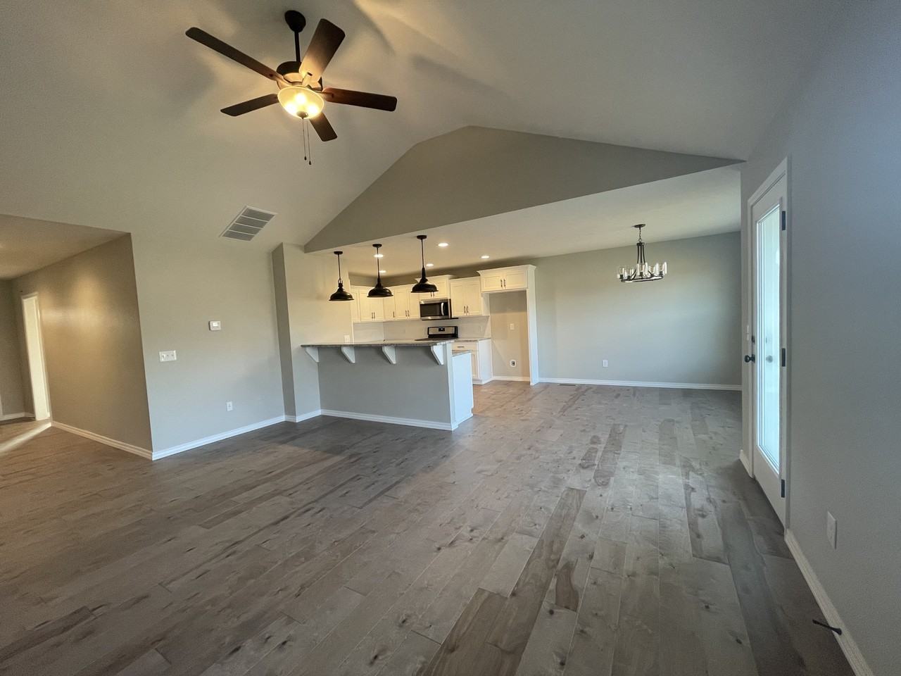 5607 W Pine St #NA - Photo 4 of 18