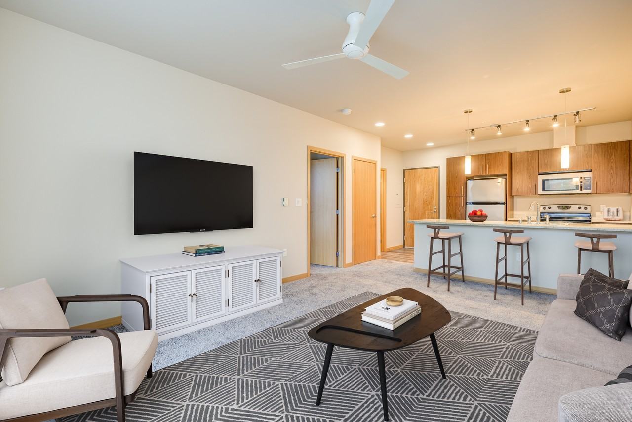 Greenhouse Apartments - Photo 4 of 16