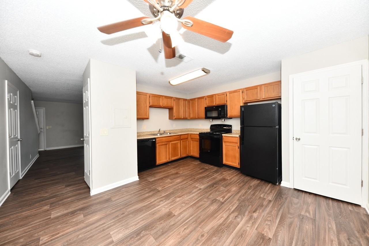 Imperial Pointe - Photo 4 of 19