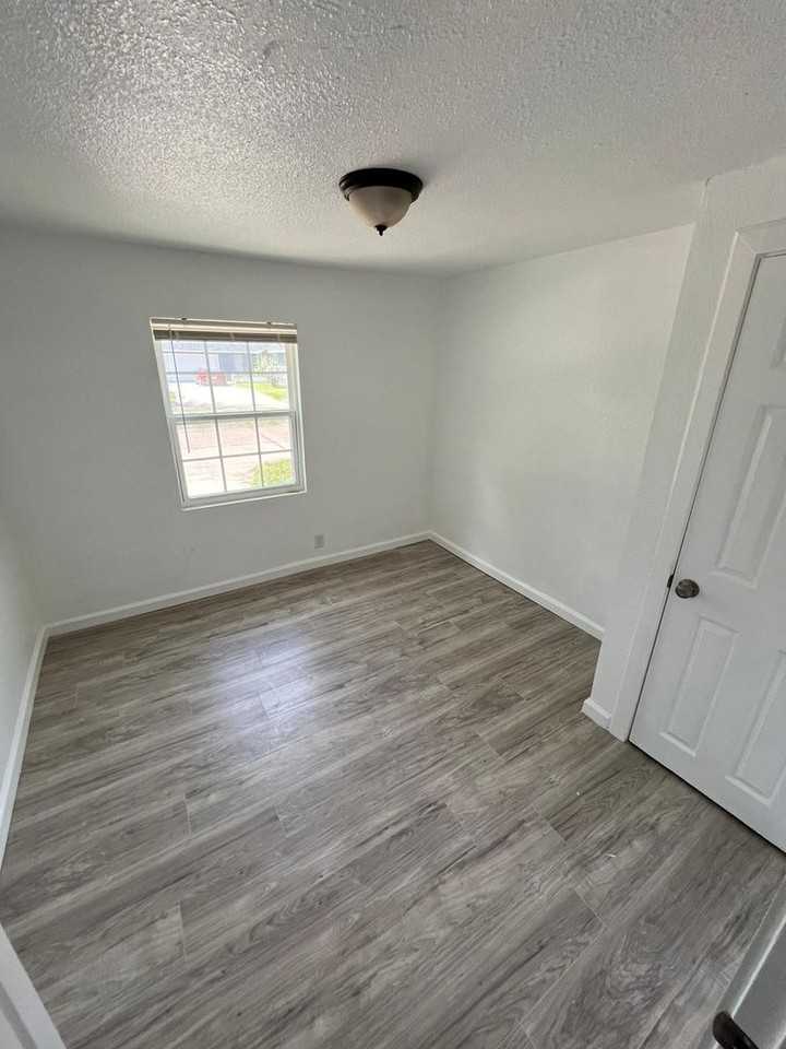 2041 Coronado Pl - Photo 2 of 6
