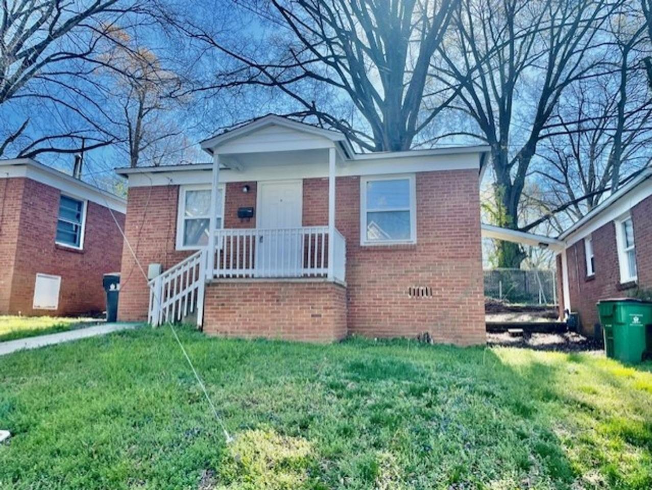 1318 N Mcdowell St - Photo 2 of 10