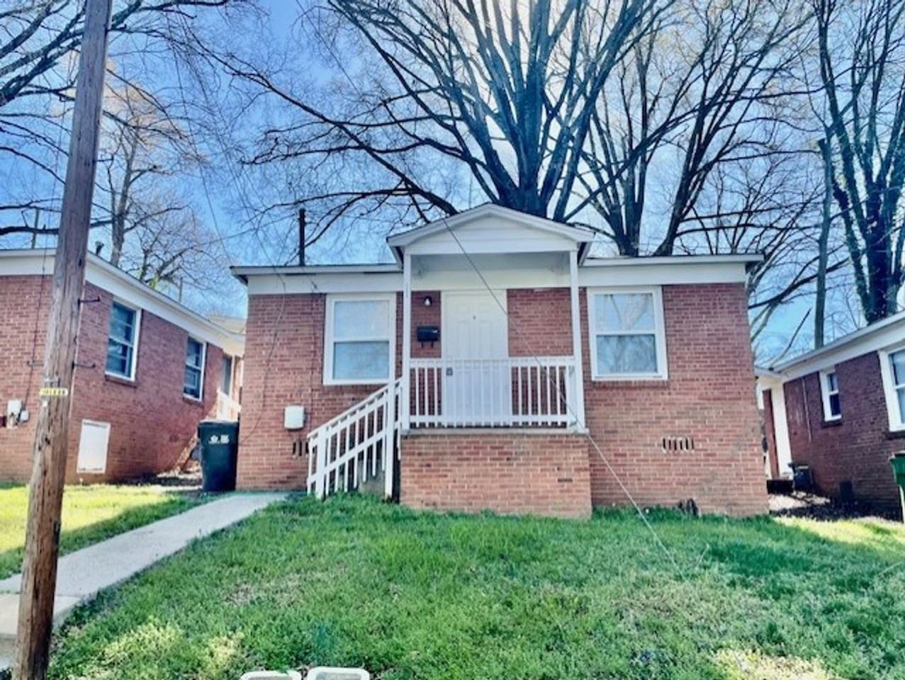 1318 N Mcdowell St - Photo 3 of 10