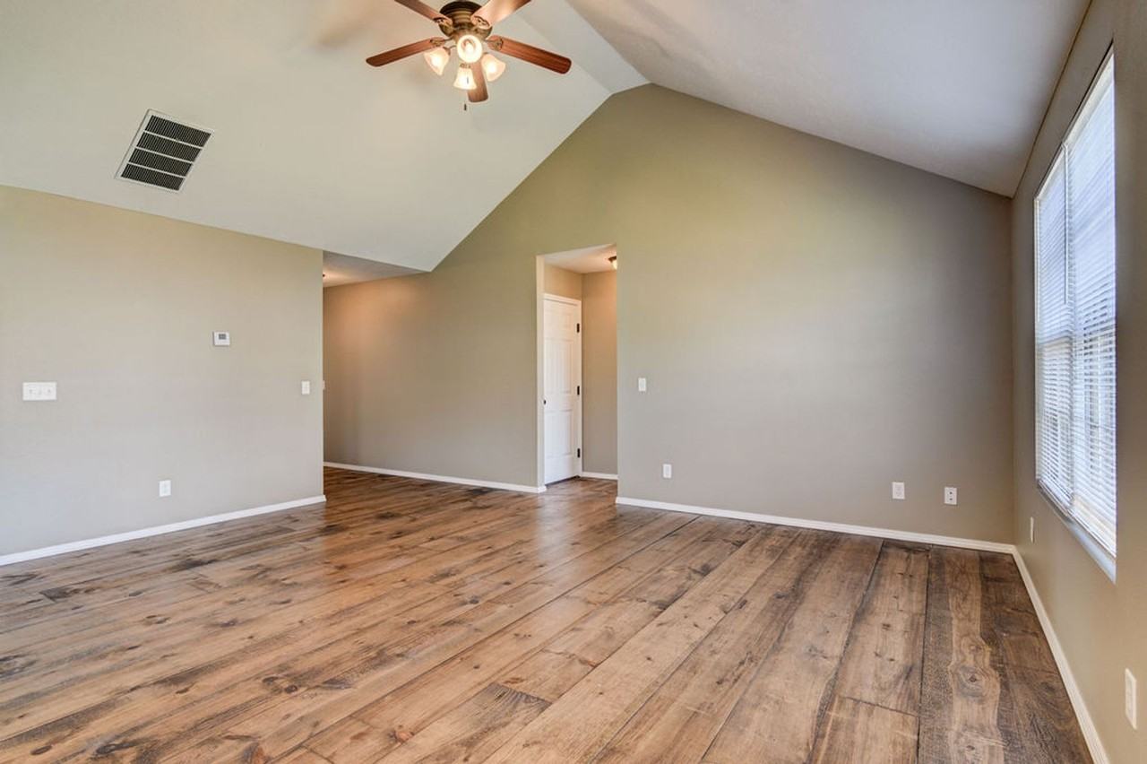 492 W Madrid St - Photo 5 of 29
