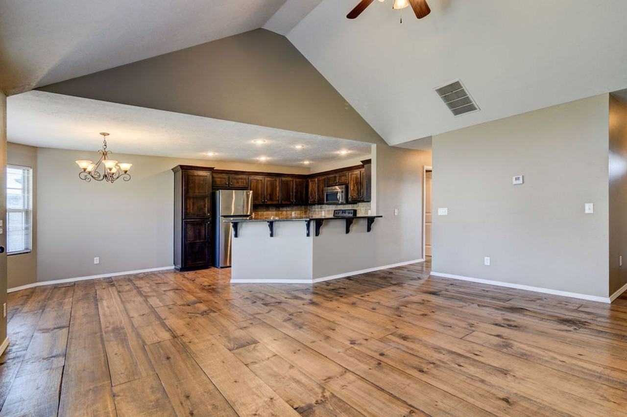 492 W Madrid St - Photo 7 of 29