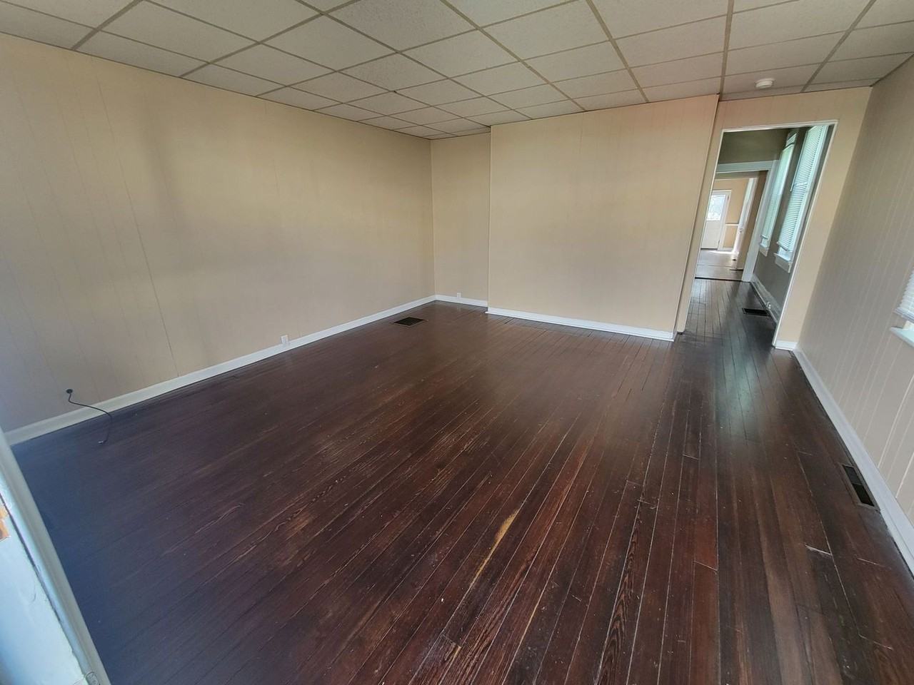 203 W Ross Ave - Photo 2 of 9