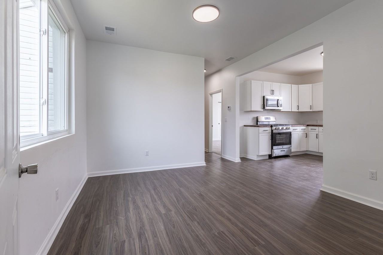 07 - 807 Eureka - Photo 2 of 27