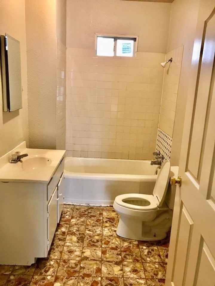 3020 Parrott Ave - Photo 2 of 4