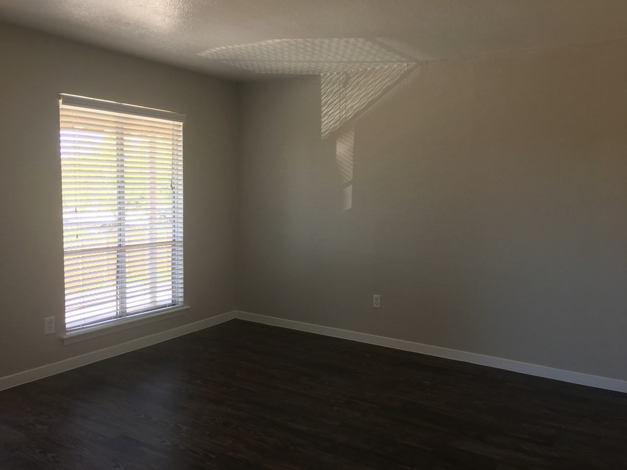 Sunshine Terrace Apts. - Photo 7 of 22