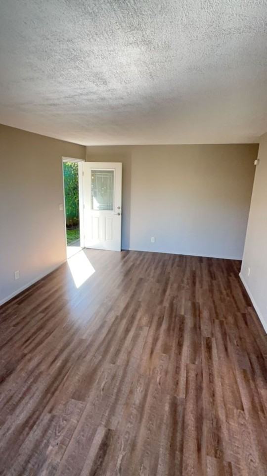 JH610 - Photo 3 of 9