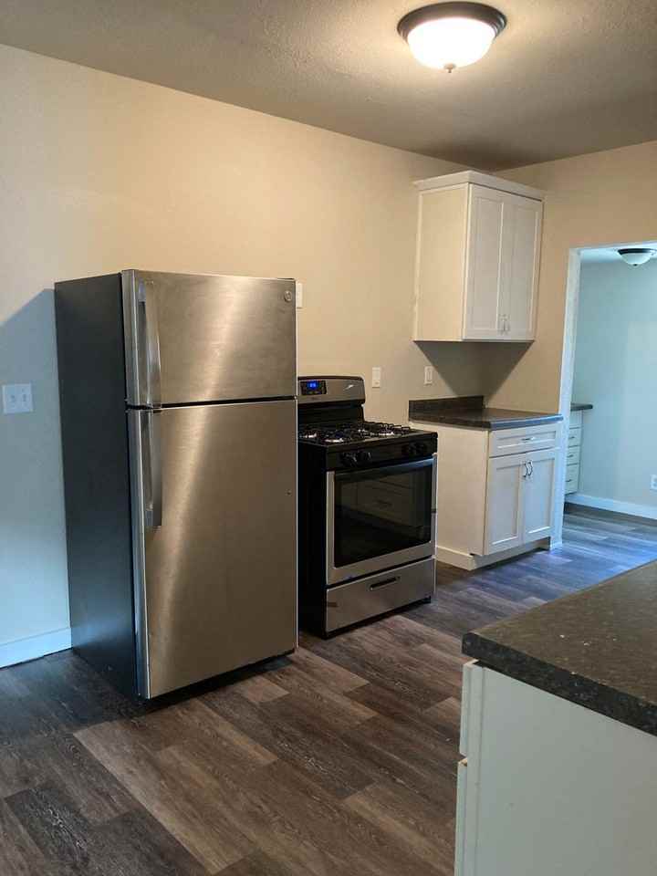 2121 E 23rd St - Photo 3 of 13