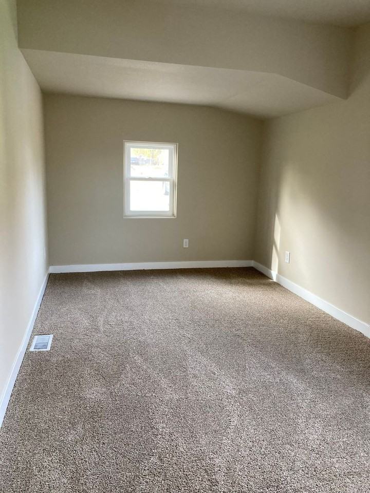 2121 E 23rd St - Photo 7 of 13