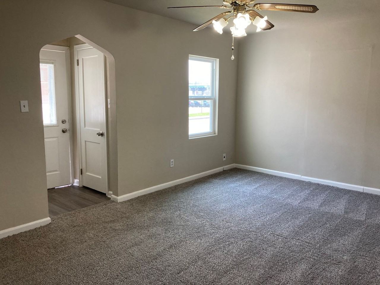 130 E 29th Ct - Photo 2 of 20