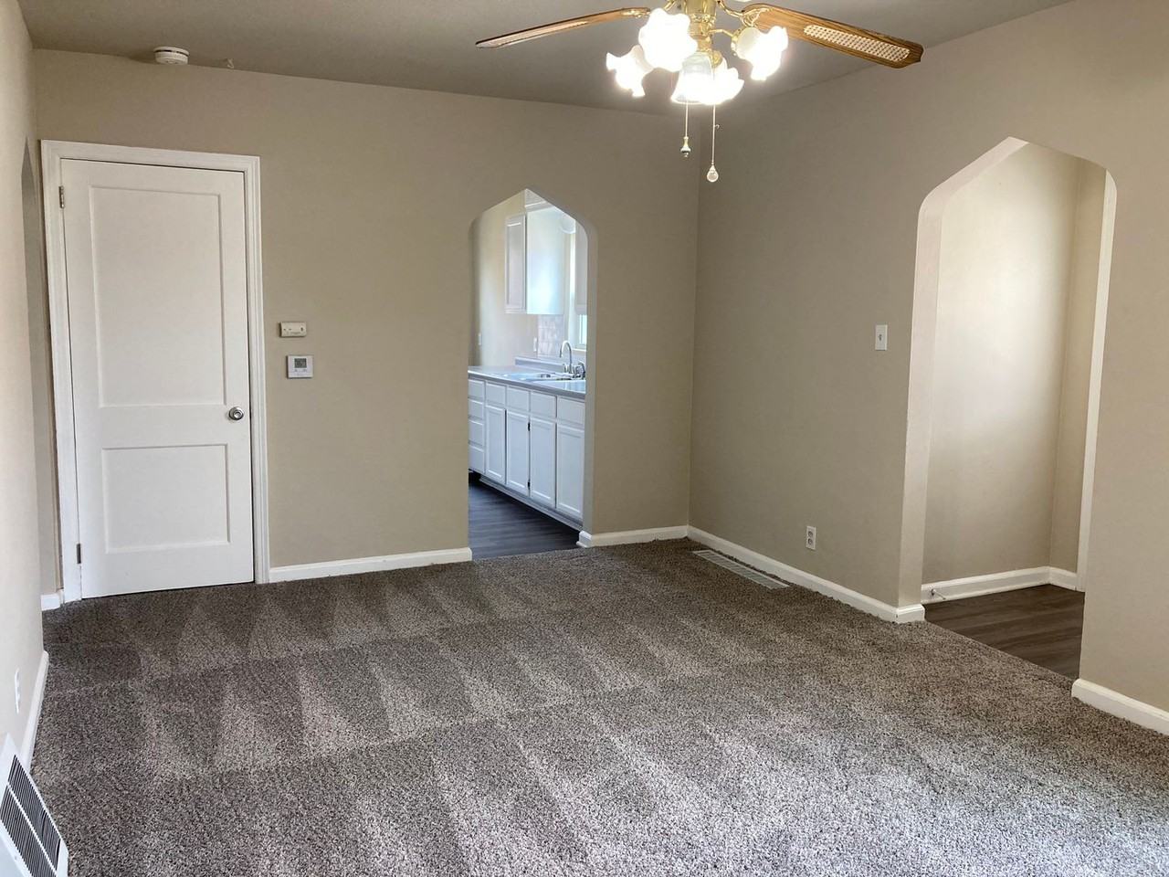 130 E 29th Ct - Photo 3 of 20