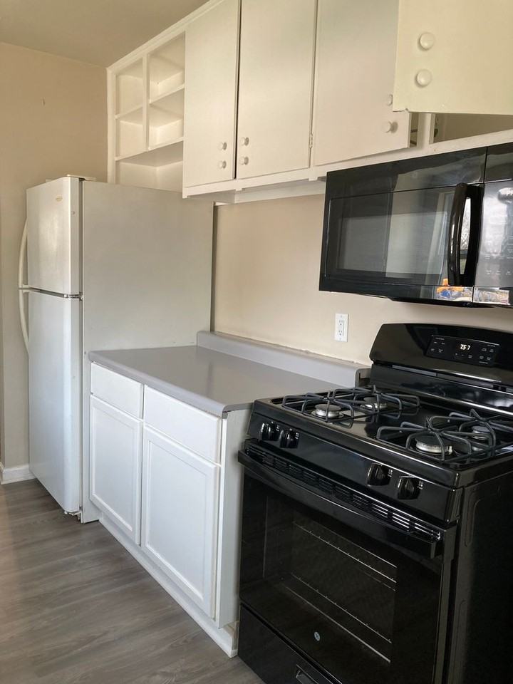 130 E 29th Ct - Photo 5 of 20