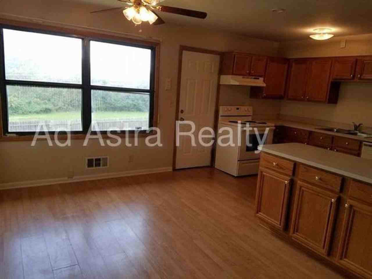 10705 Bristol Ter - Photo 3 of 18