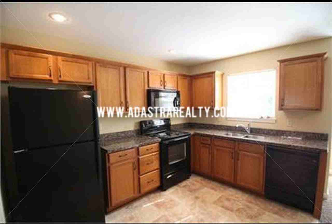 13761 Post Oak Ln - Photo 2 of 10