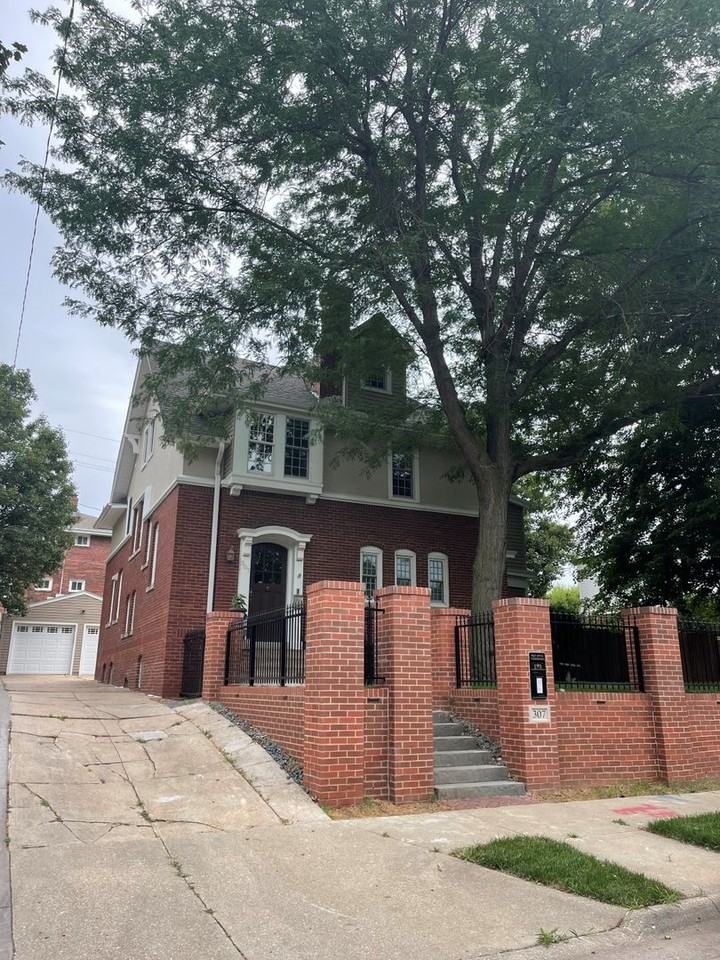 307 N 41st St