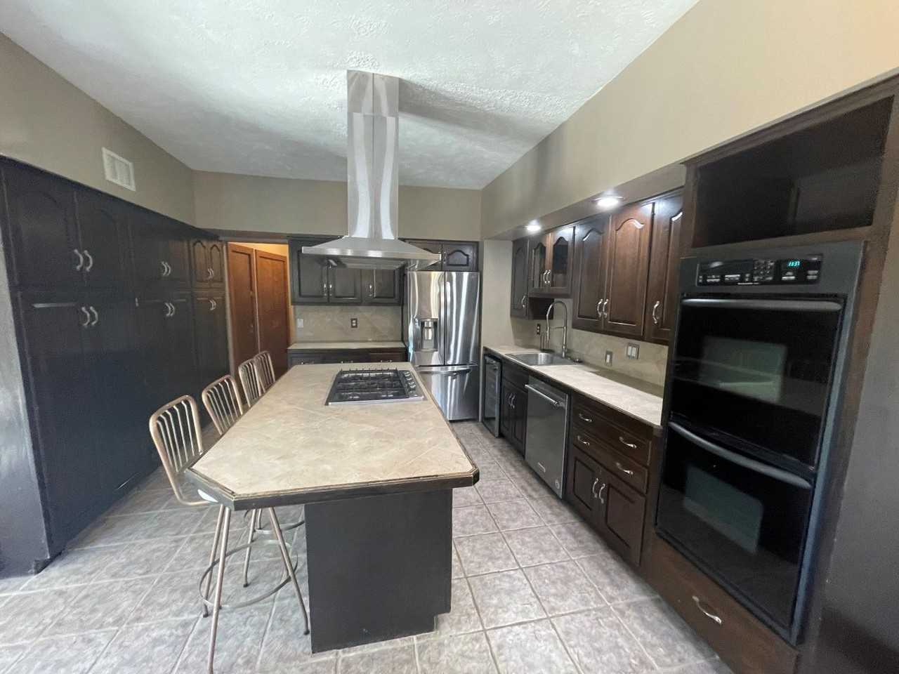 307 N 41st St - Photo 6 of 29
