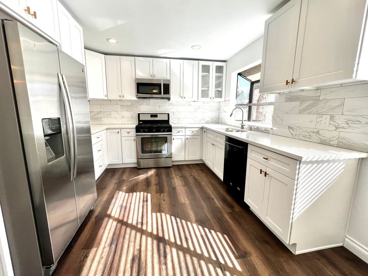 7904 Topanga Canyon Blvd - Photo 2 of 22