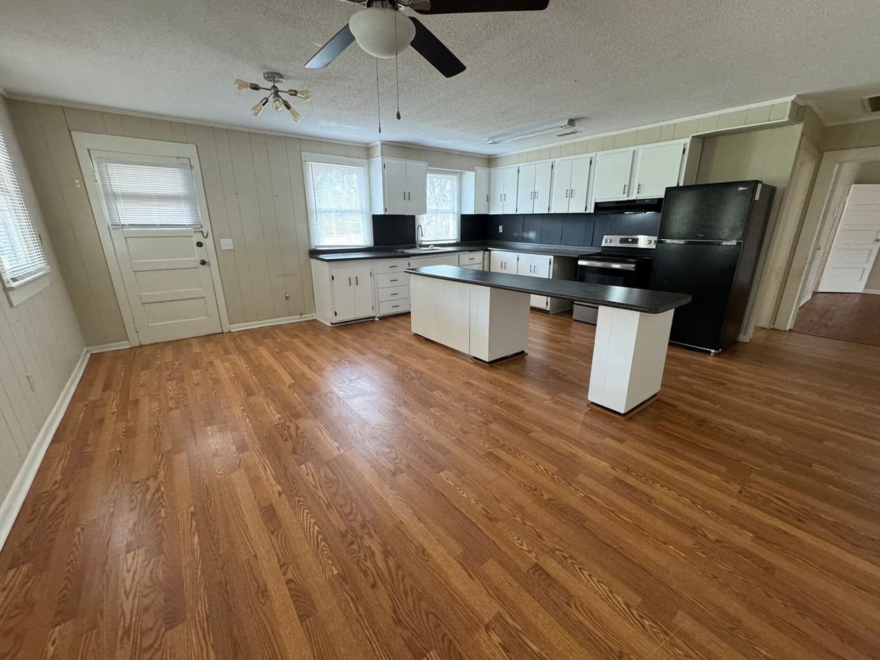 6110 Burkhalter Rd - Photo 4 of 11