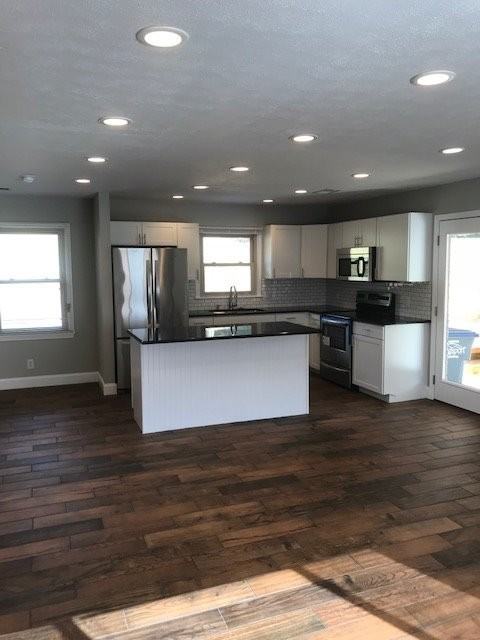 1501 Stratford Rd - Photo 3 of 30