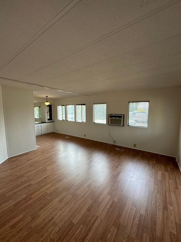 1529 Avon Ct Nw - Photo 4 of 12