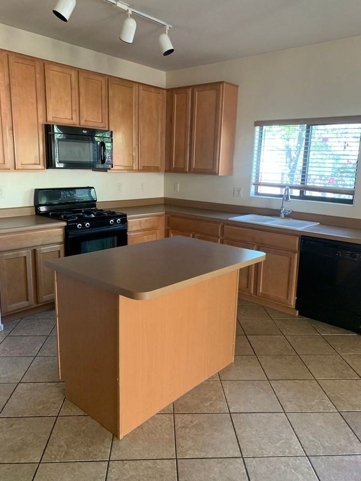7518 W Crimson Sky Dr - Photo 3 of 14