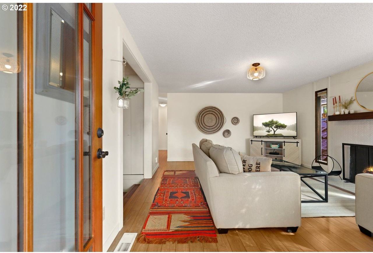 9326 Sw 51st Ave - Photo 2 of 30