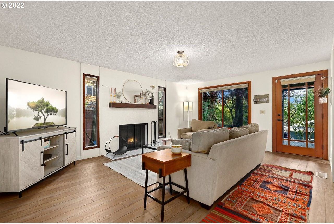 9326 Sw 51st Ave - Photo 4 of 30