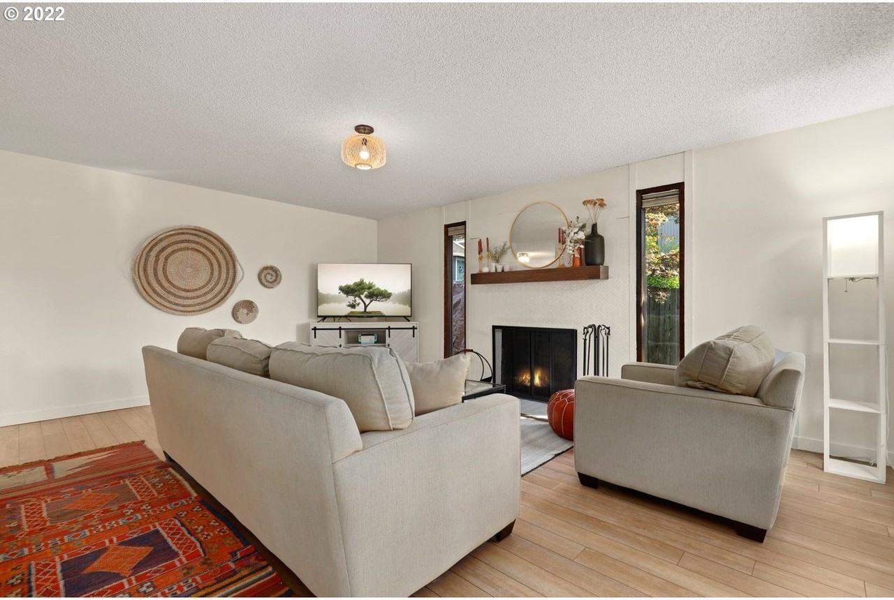 9326 Sw 51st Ave - Photo 5 of 30
