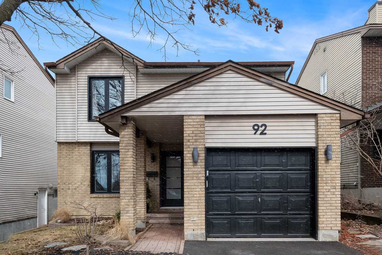 92 Gillespie Crescent - Photo 2 of 26