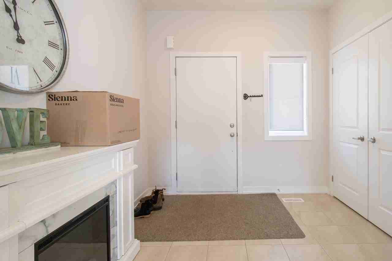 23 Edenridge Drive - Photo 3 of 37