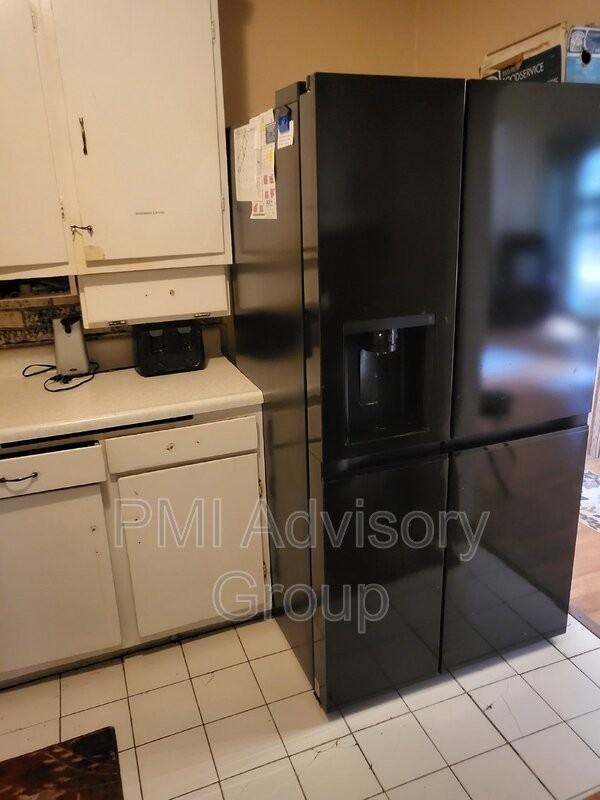 4304 Sw 17th St - Photo 3 of 9