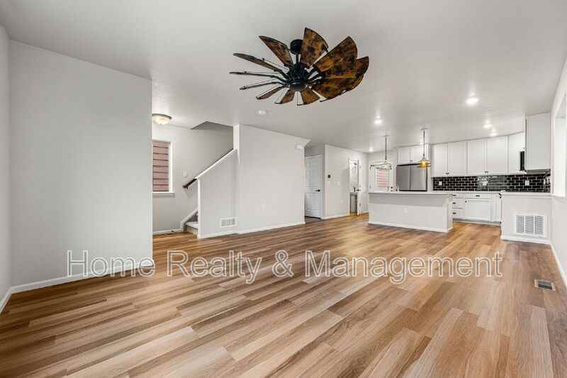 12760 Tamarac St - Photo 6 of 32