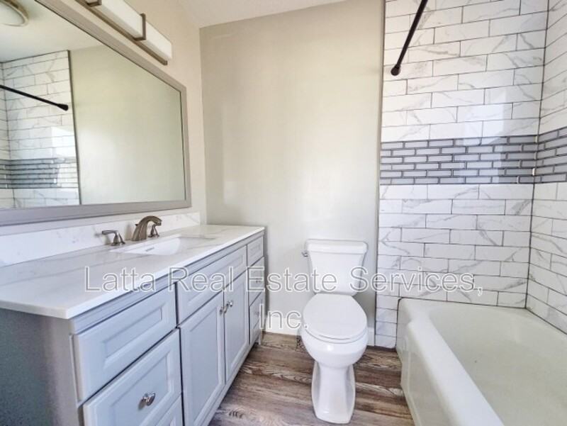 1203 W Beverly Rd - Photo 7 of 12