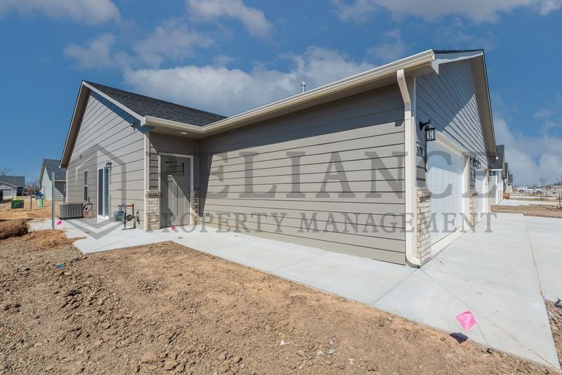 5121 N Cypress St - Photo 3 of 26