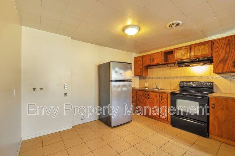 2005 Adams Ave #2005 - Photo 3 of 15