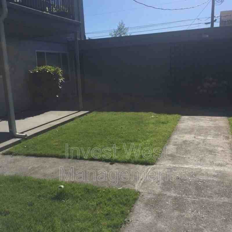1620 11th Ave - Photo 6 of 7
