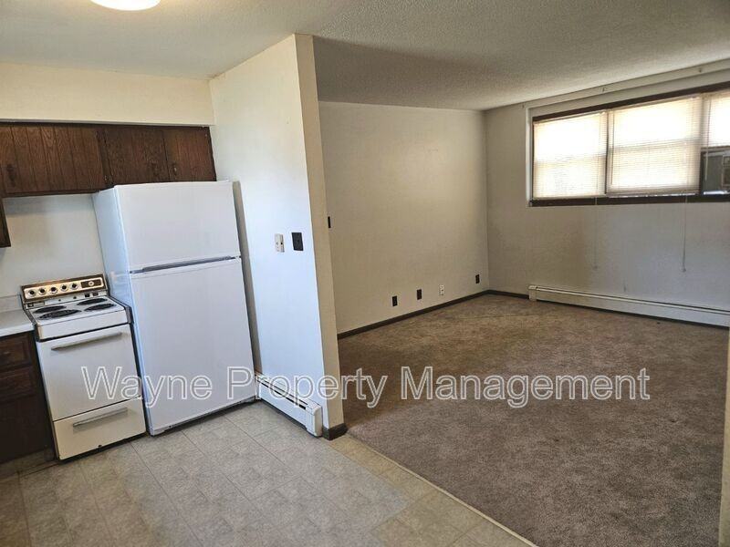 1215 2nd St #1 - Photo 6 of 10