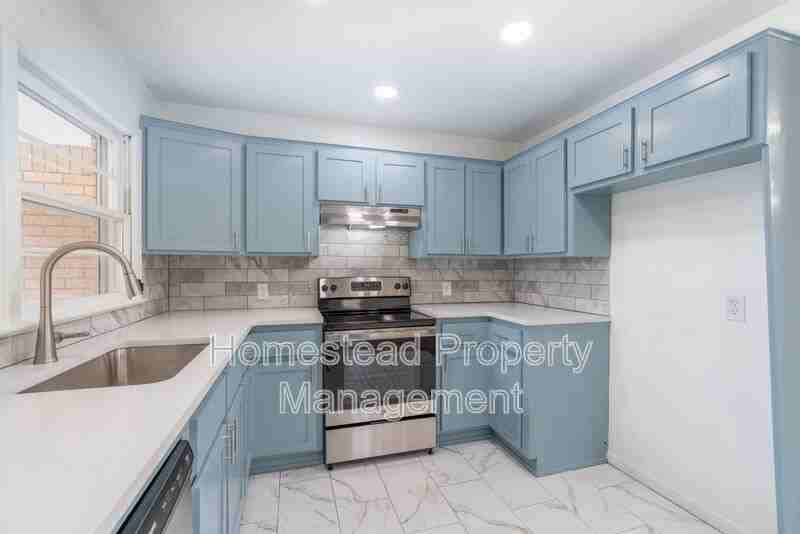 9412 Britton Cir - Photo 2 of 22
