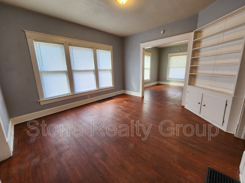 1628 S 11th St - Photo 3 of 8