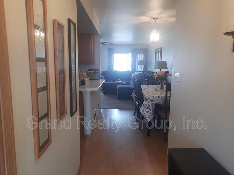 34838 N Catherine St #B - Photo 2 of 16