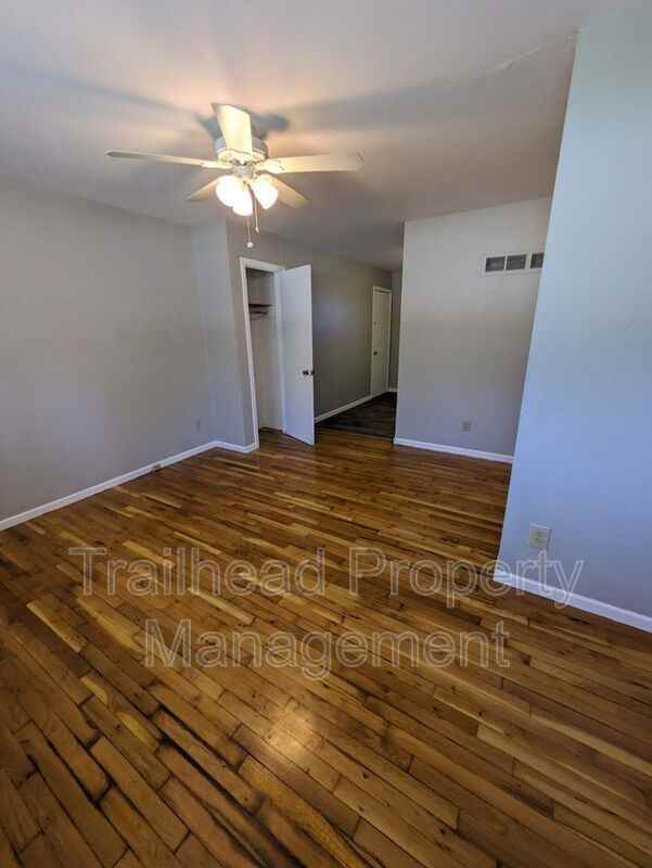 110 S High St - Photo 2 of 14