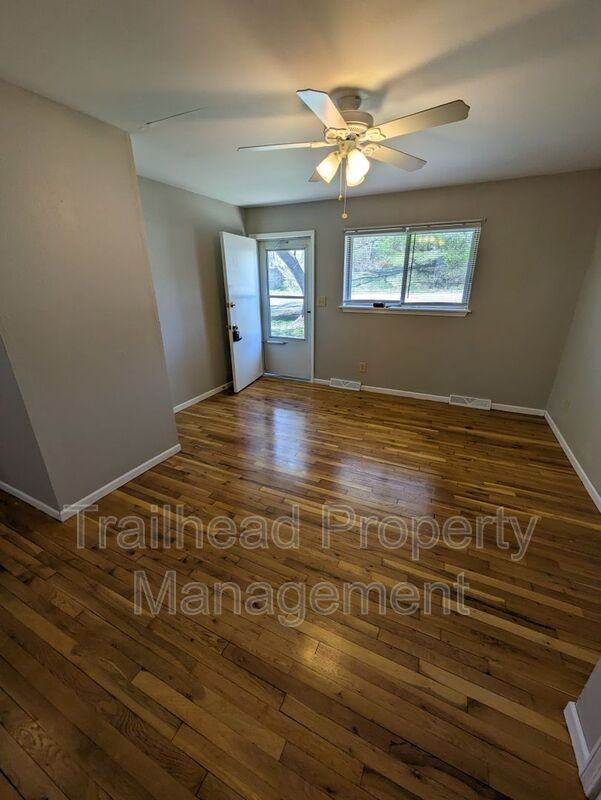 110 S High St - Photo 3 of 14