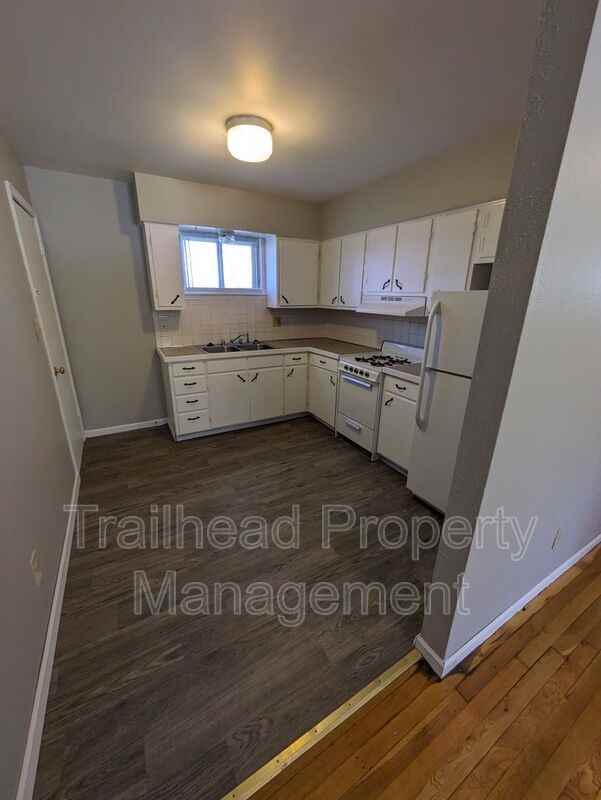 110 S High St - Photo 5 of 14