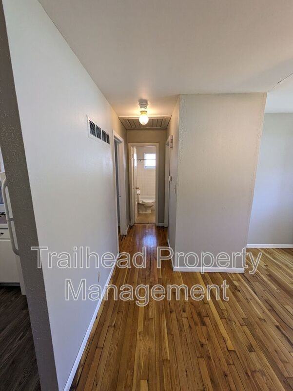 110 S High St - Photo 7 of 14